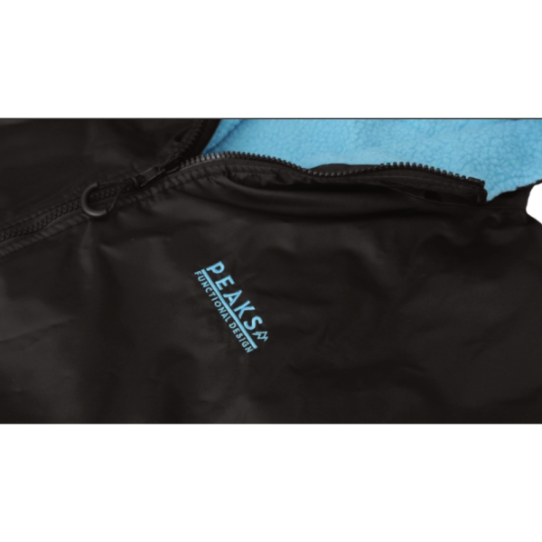 PEAKS Dryrobe